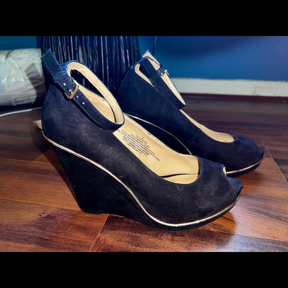 Womens wedge mossimo with peep toe, ankle strap, and gold stripe. Used